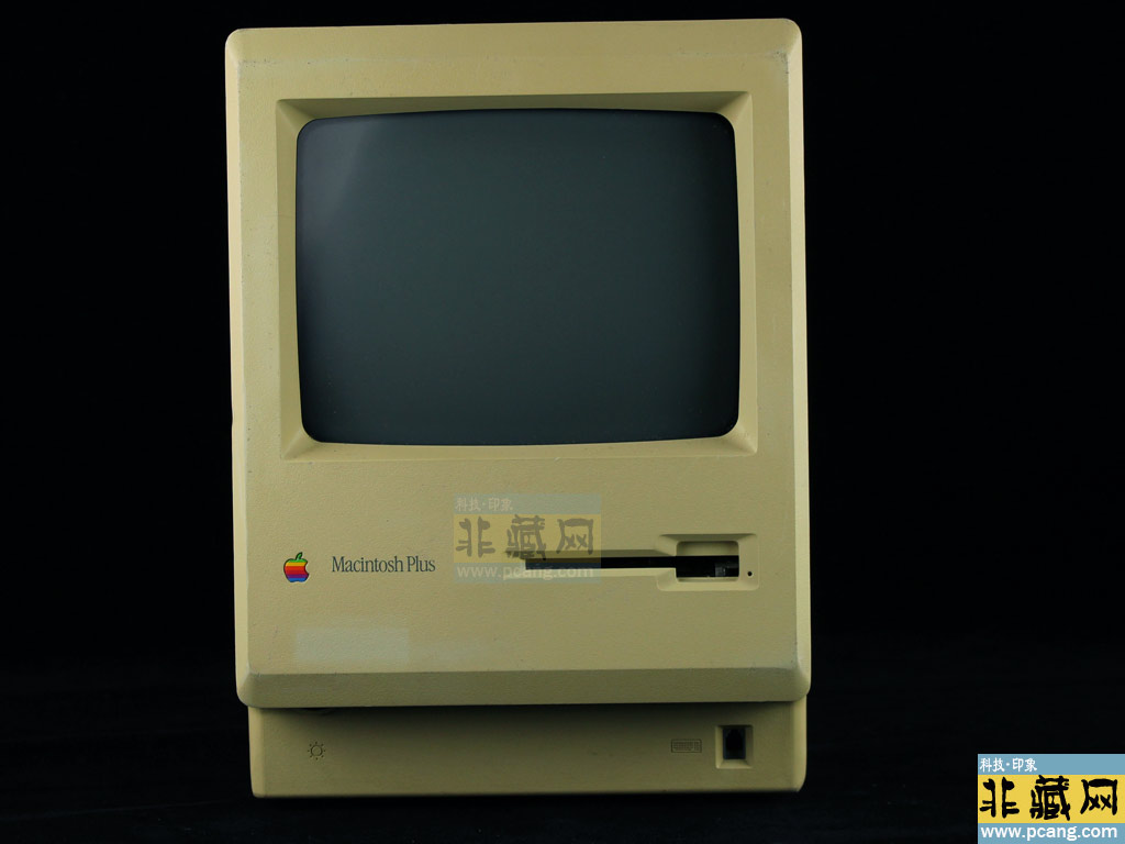 APPLE Macintosh Plus